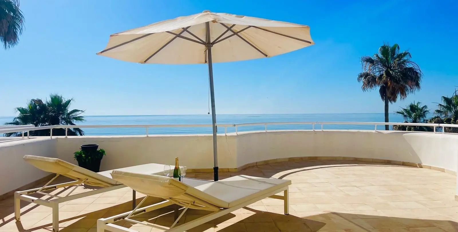 Продажа апартаментов на первом этаже в Estepona 2