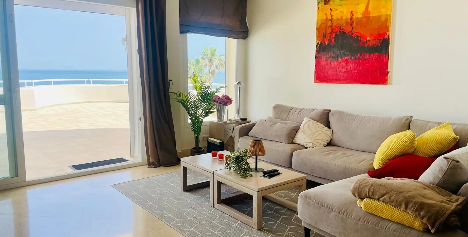 Продажа апартаментов на первом этаже в Estepona 3