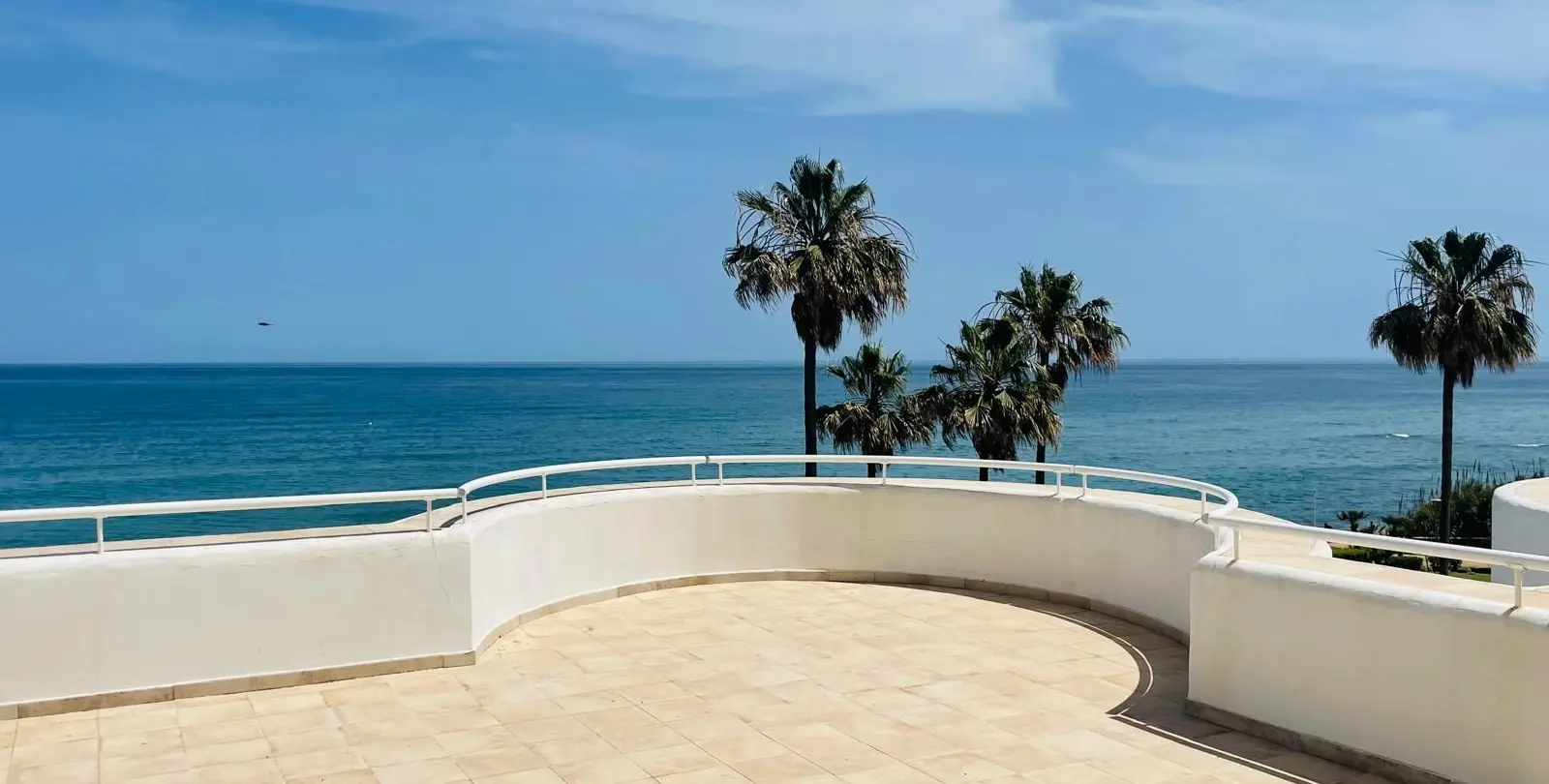 Продажа апартаментов на первом этаже в Estepona 9