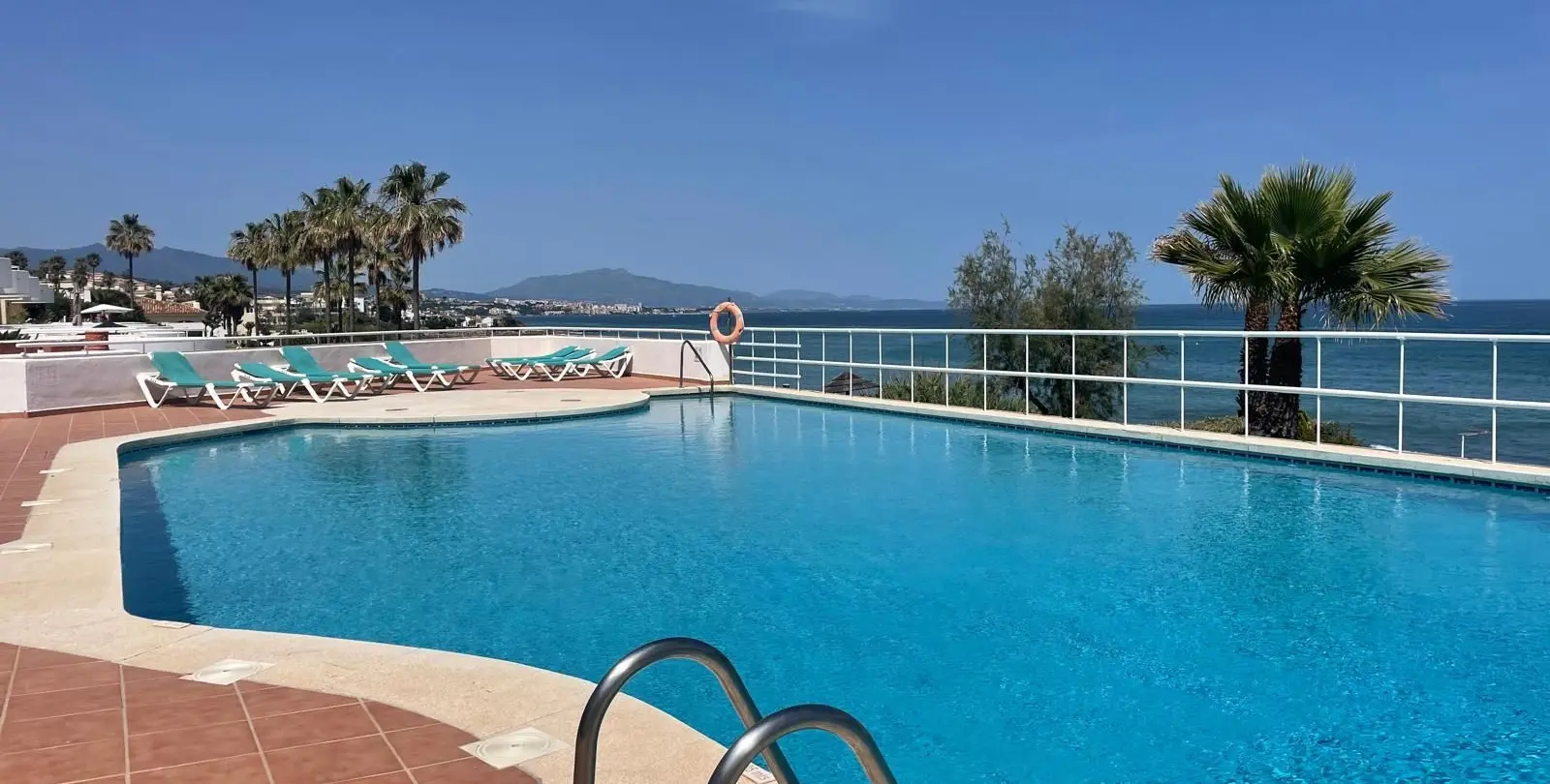 Продажа апартаментов на первом этаже в Estepona 25