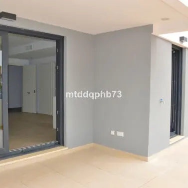 Venta de apartamento en planta baja en Estepona