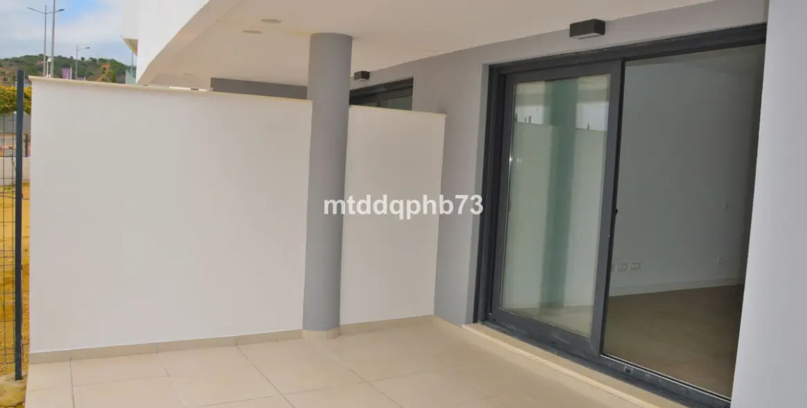 Sale of ground floor apartment in Estepona 8