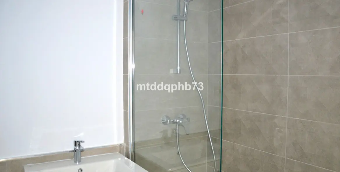 Sale of ground floor apartment in Estepona 17