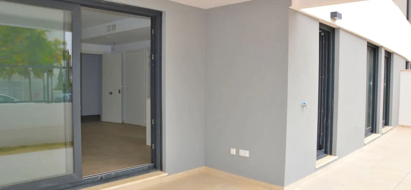 Sale of ground floor apartment in Estepona 1