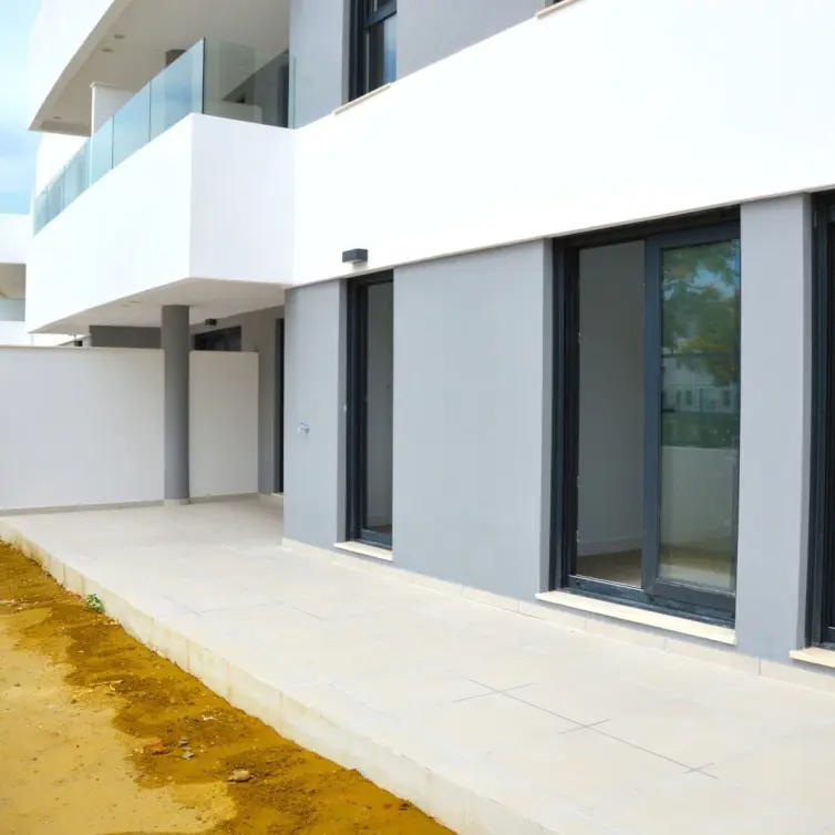 Sale of ground floor apartment in Estepona
