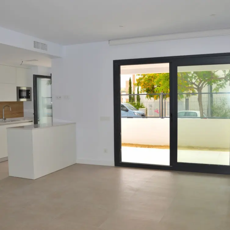 Sale of ground floor apartment in Estepona