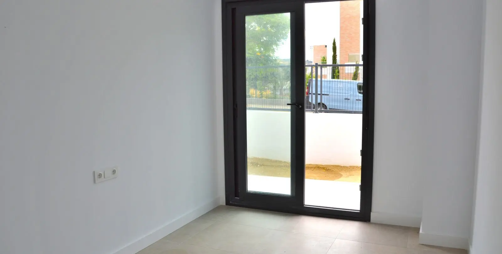 Sale of ground floor apartment in Estepona 13