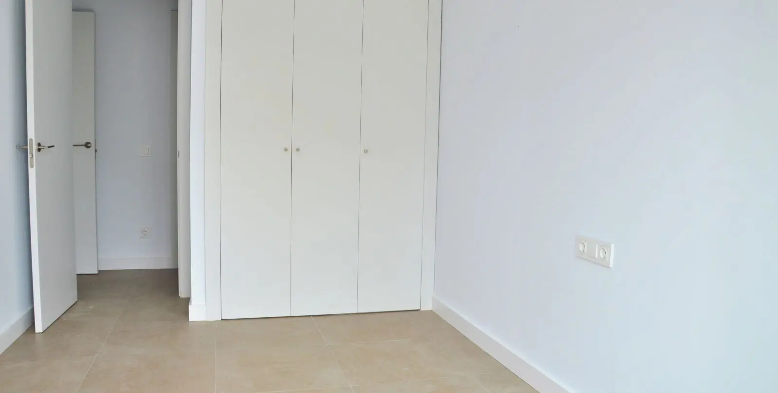 Sale of ground floor apartment in Estepona 14