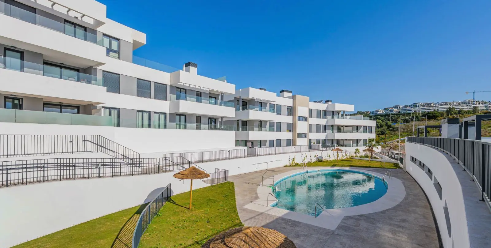 Sale of ground floor apartment in Estepona 23