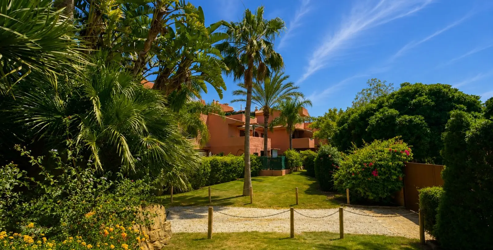 Venta de ático dúplex en Casares 35
