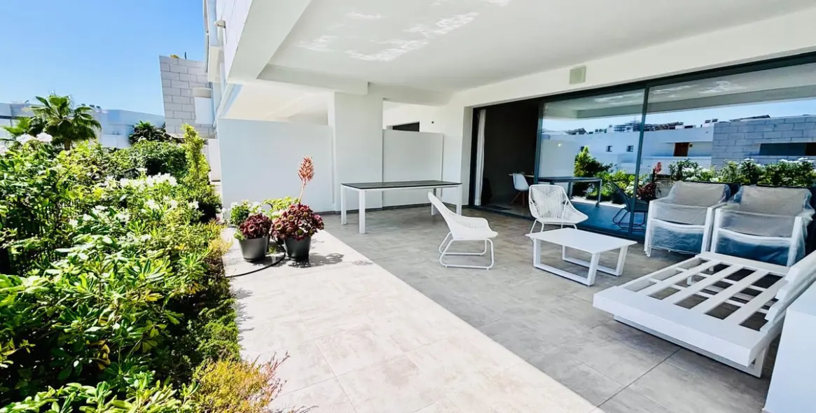Sale of ground floor apartment in Casares 3