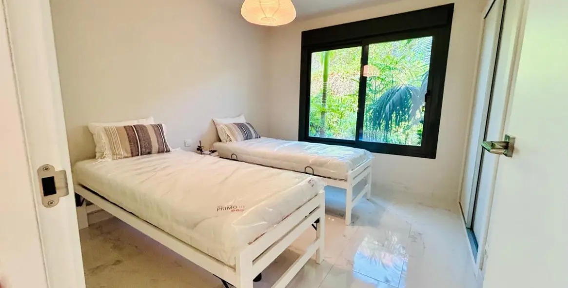 Sale of ground floor apartment in Casares 12