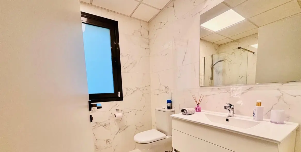 Sale of ground floor apartment in Casares 14