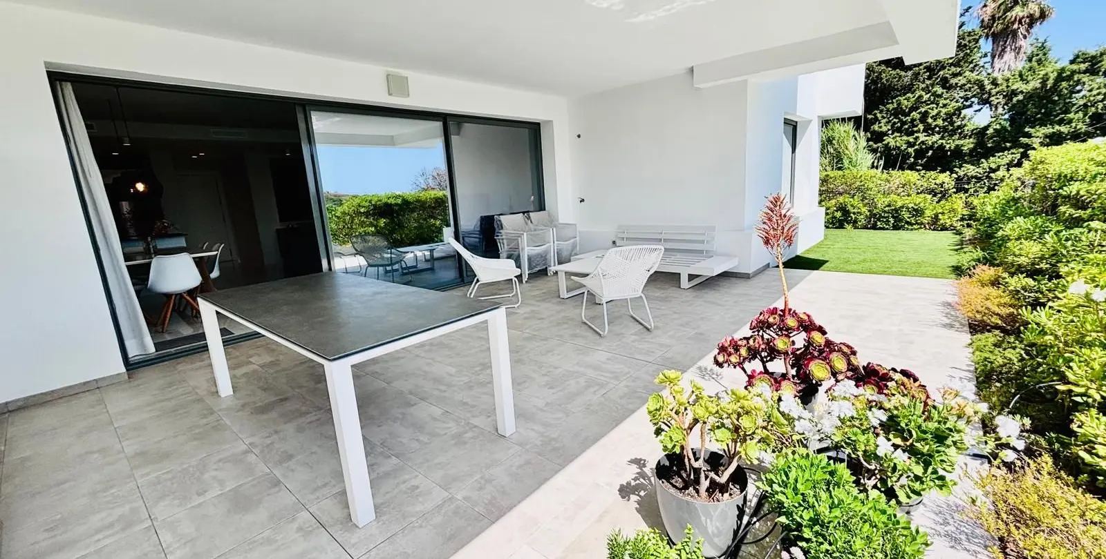 Venta de apartamento en planta baja en Casares 2