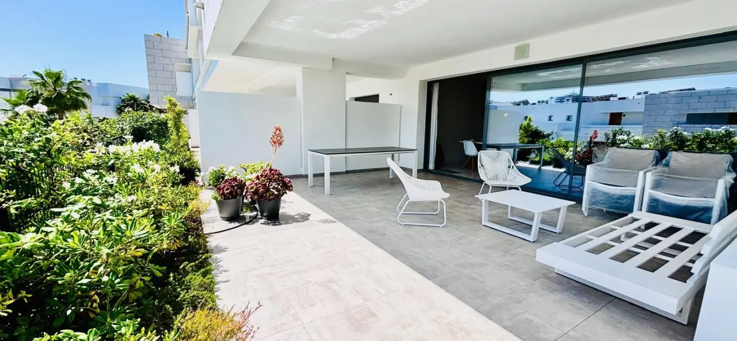 Venta de apartamento en planta baja en Casares 0