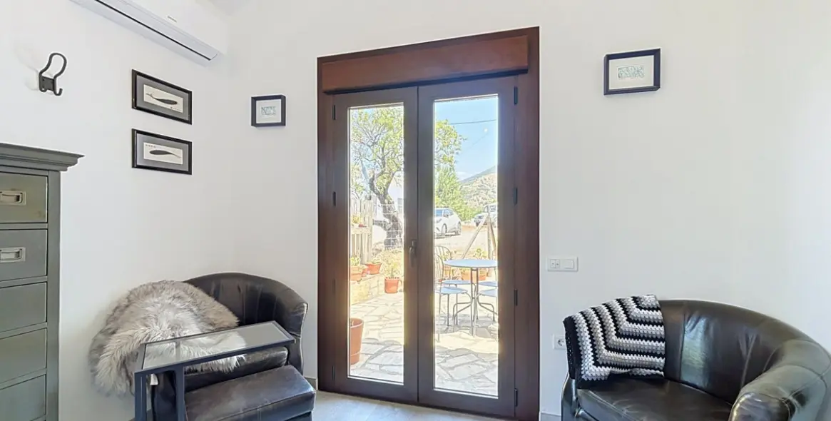Venta de villa independiente en Canillas de Aceituno 26