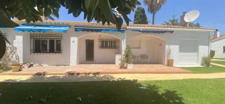 Venta de adosado en Cortijo Blanco 0