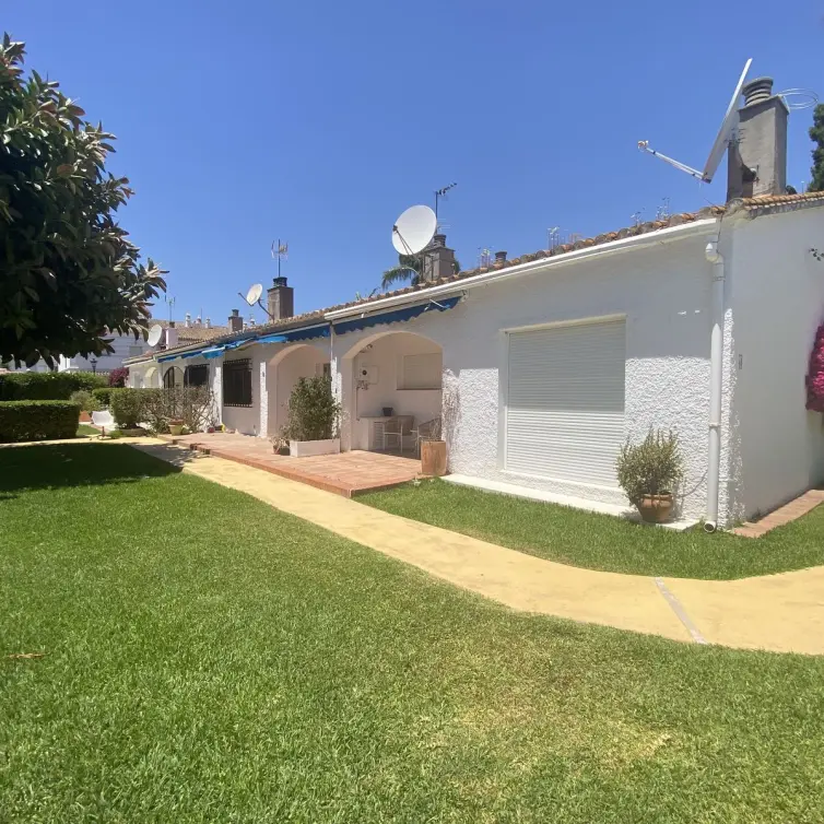 Venta de adosado en Cortijo Blanco