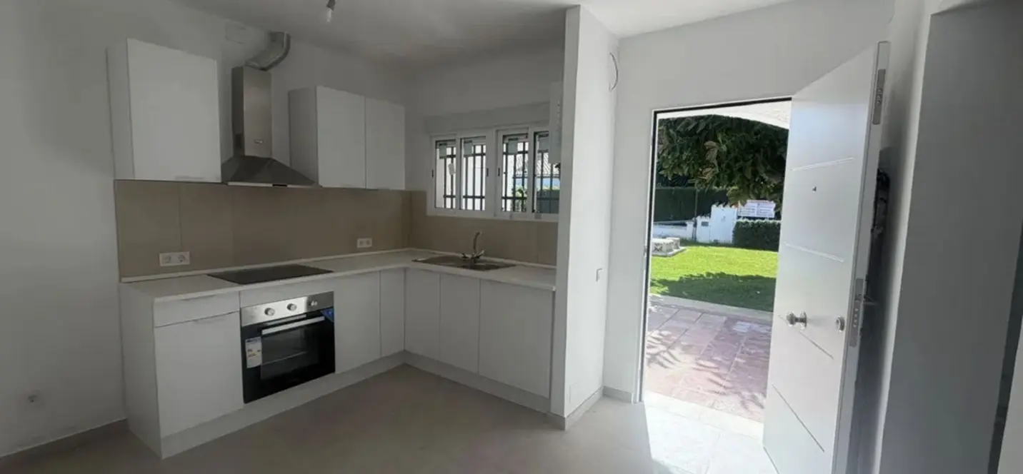 Venta de adosado en Cortijo Blanco 4