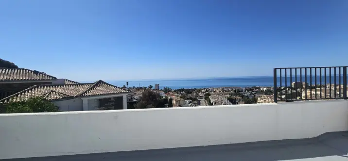 Sale of penthouse in Riviera del Sol 0