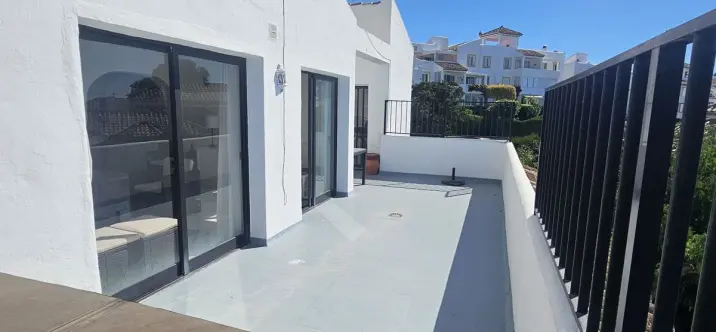 Sale of penthouse in Riviera del Sol 1