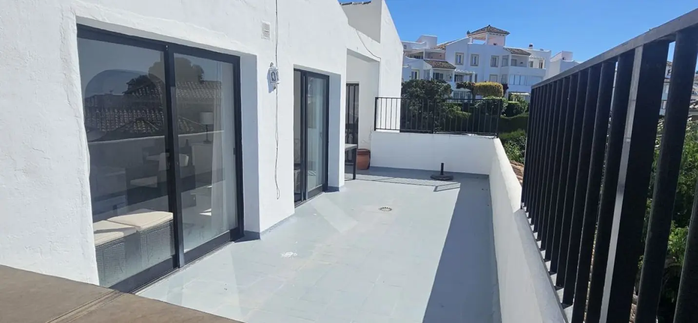 Sale of penthouse in Riviera del Sol 1