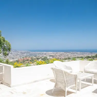 Sale of middle floor apartment in La Mairena