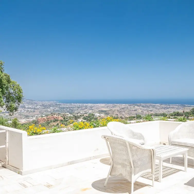 Sale of middle floor apartment in La Mairena
