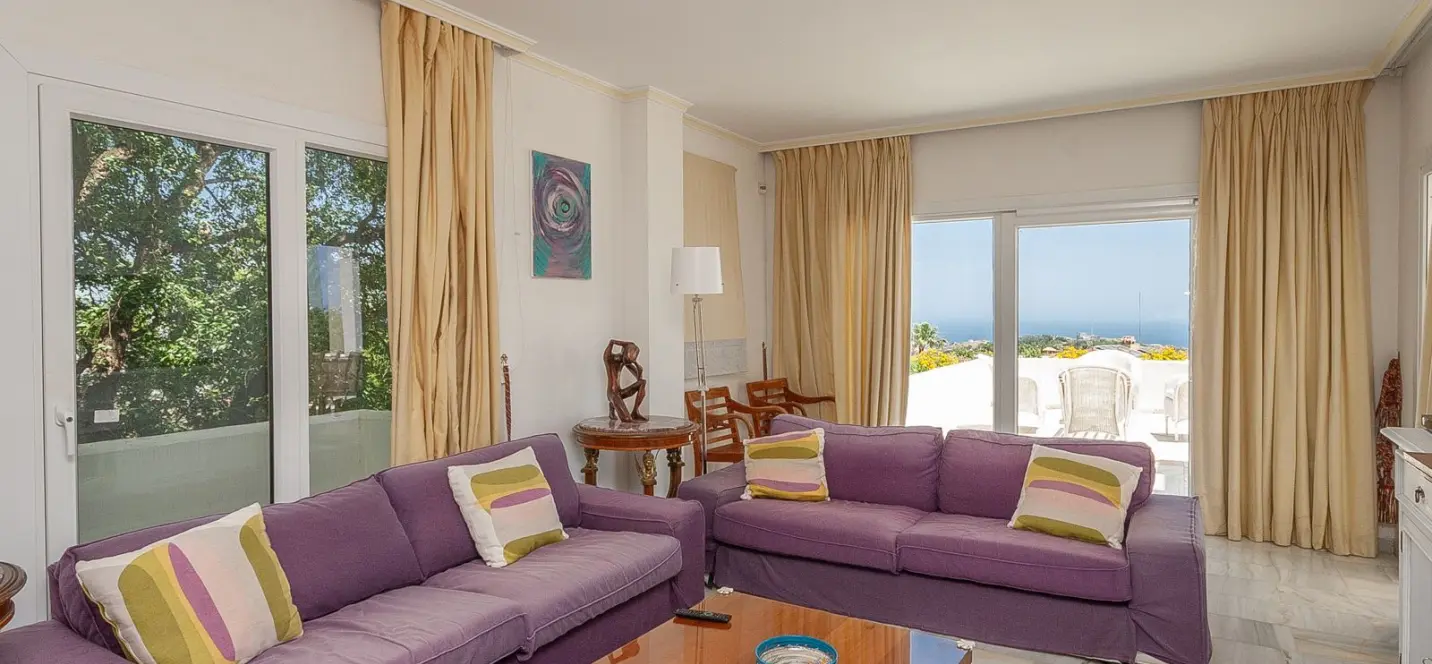 Sale of middle floor apartment in La Mairena 1
