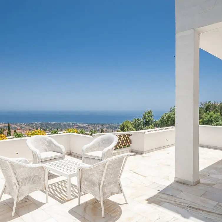 Sale of middle floor apartment in La Mairena
