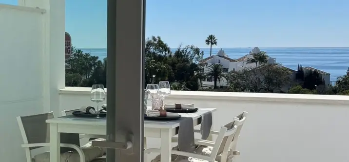 Sale of penthouse in Estepona 3