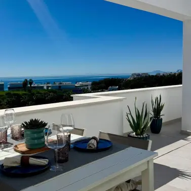 Sale of penthouse in Estepona