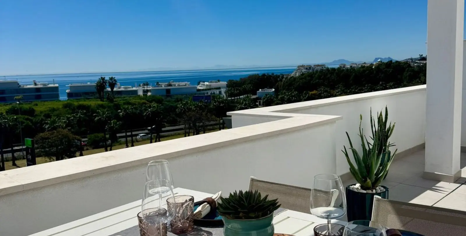 Sale of penthouse in Estepona 1
