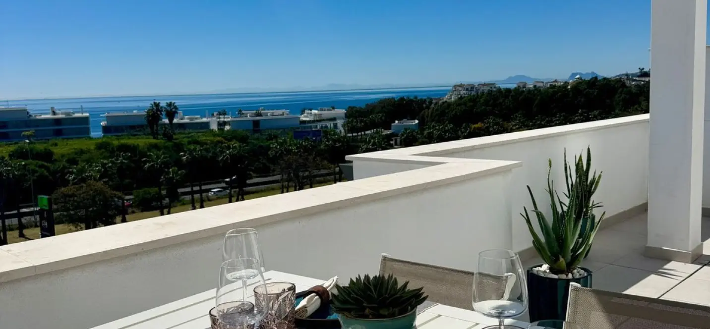 Sale of penthouse in Estepona 0
