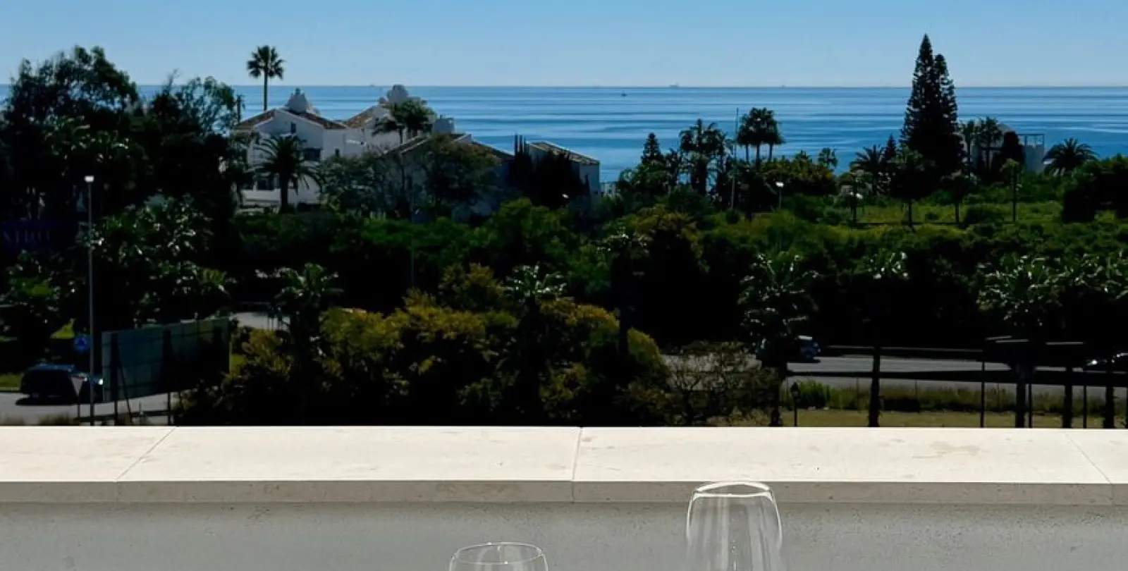 Sale of penthouse in Estepona 2
