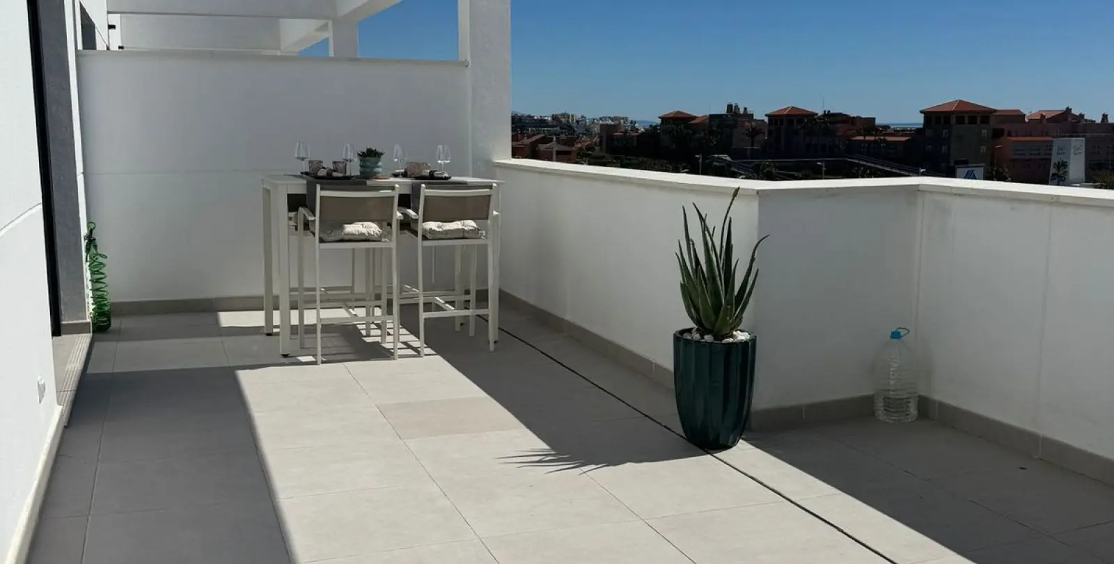 Sale of penthouse in Estepona 3