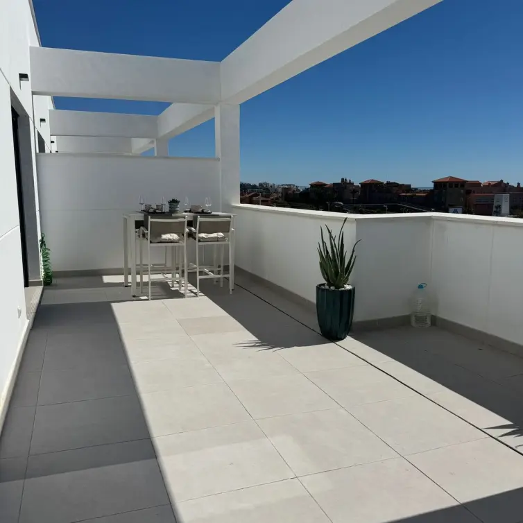Sale of penthouse in Estepona