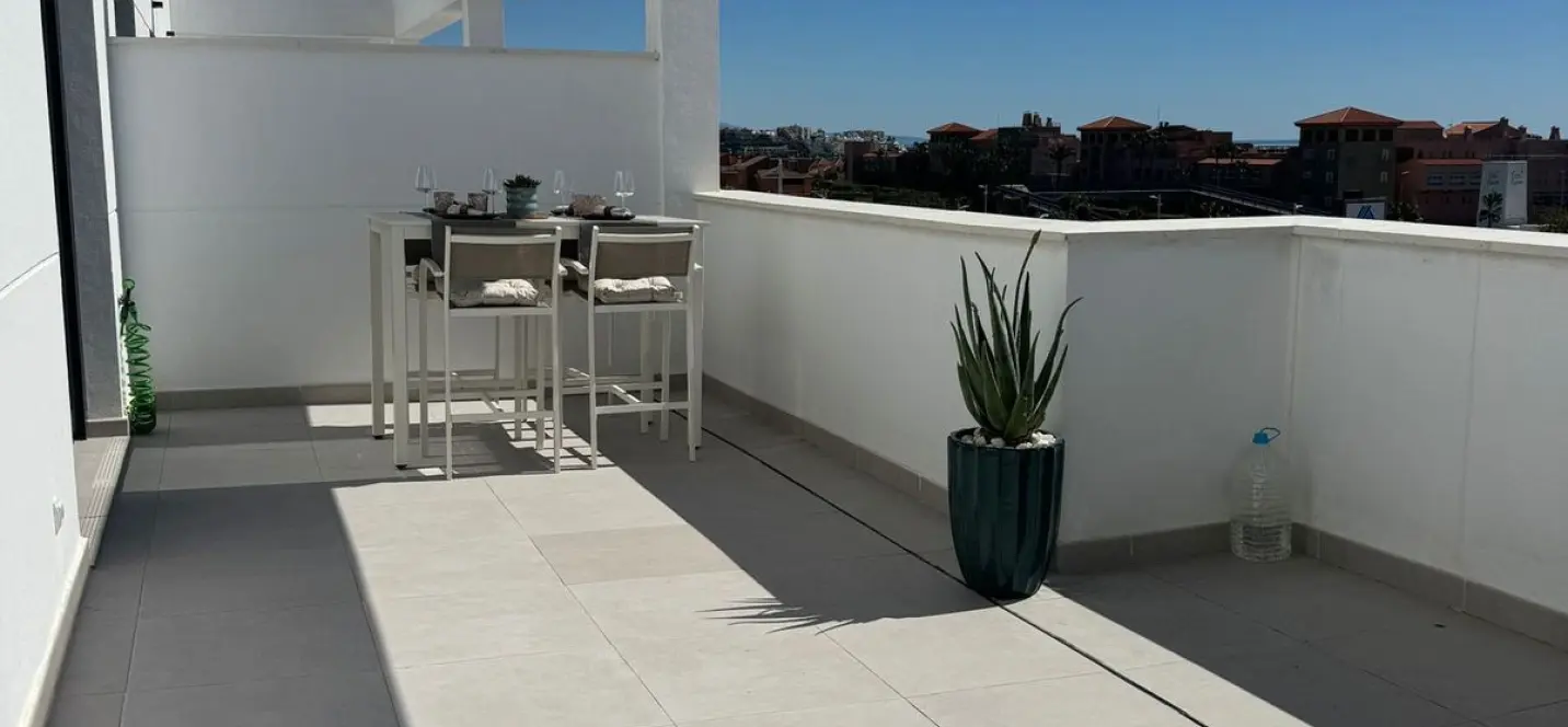 Sale of penthouse in Estepona 2