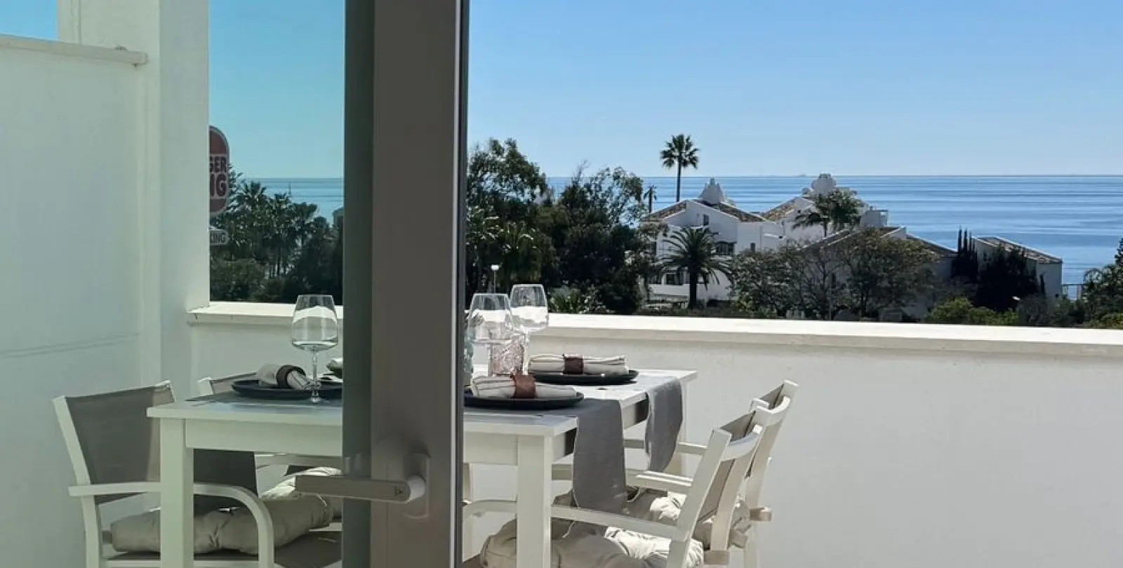 Sale of penthouse in Estepona 4