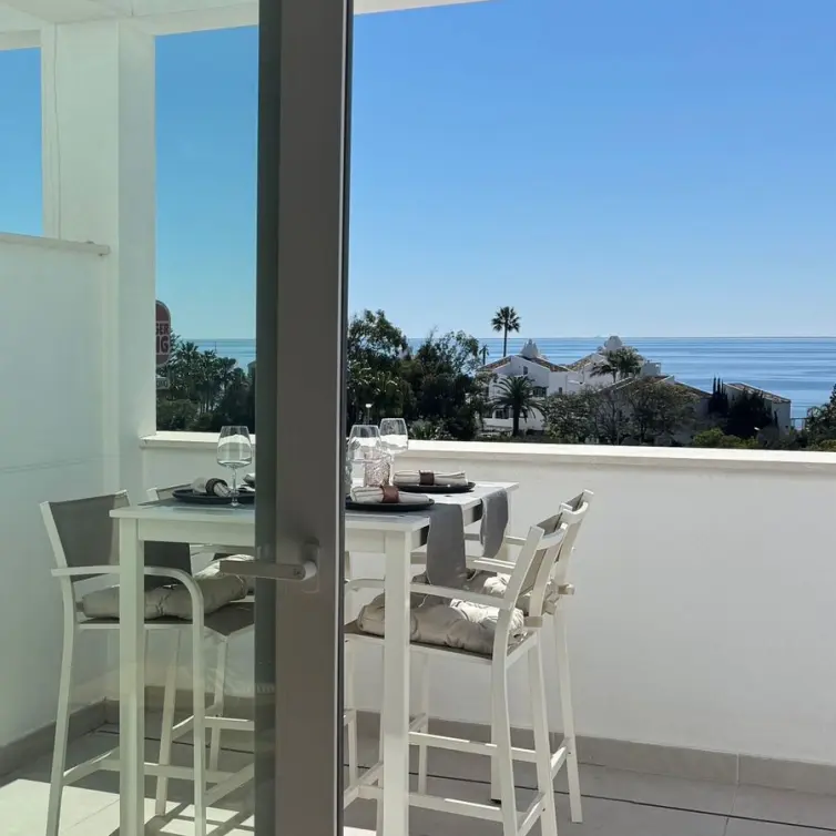 Sale of penthouse in Estepona