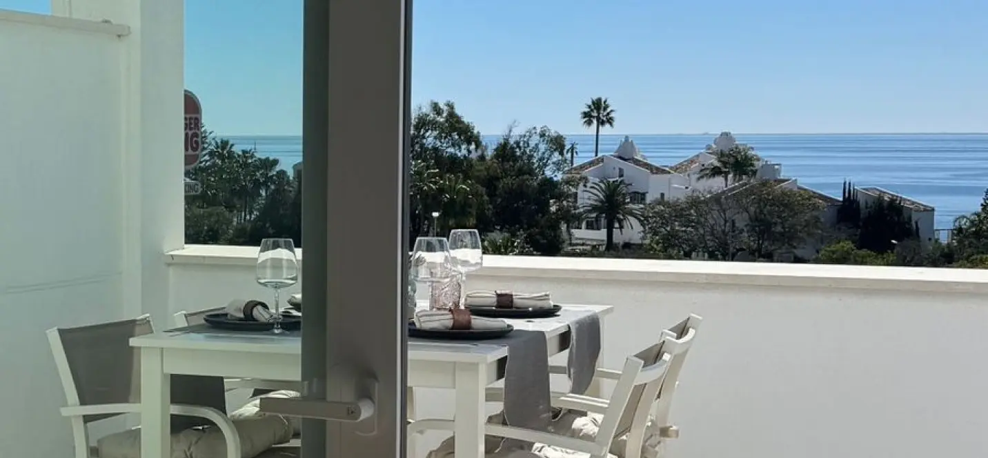 Sale of penthouse in Estepona 3