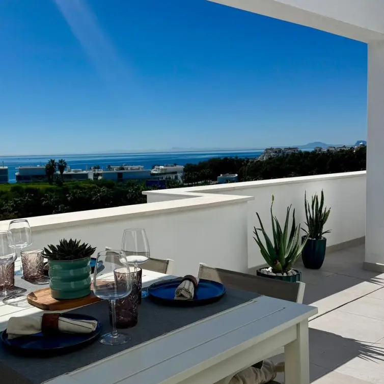 Sale of penthouse in Estepona
