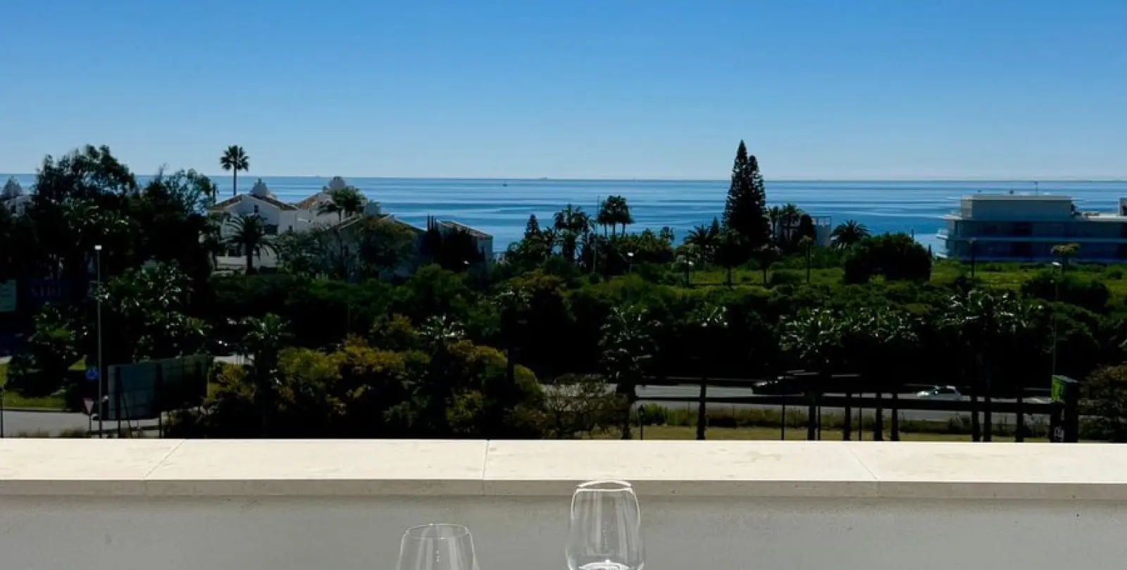 Sale of penthouse in Estepona 11