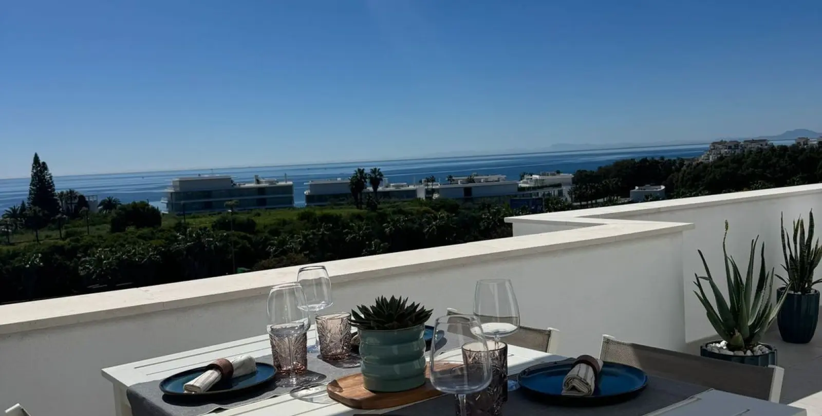 Sale of penthouse in Estepona 12