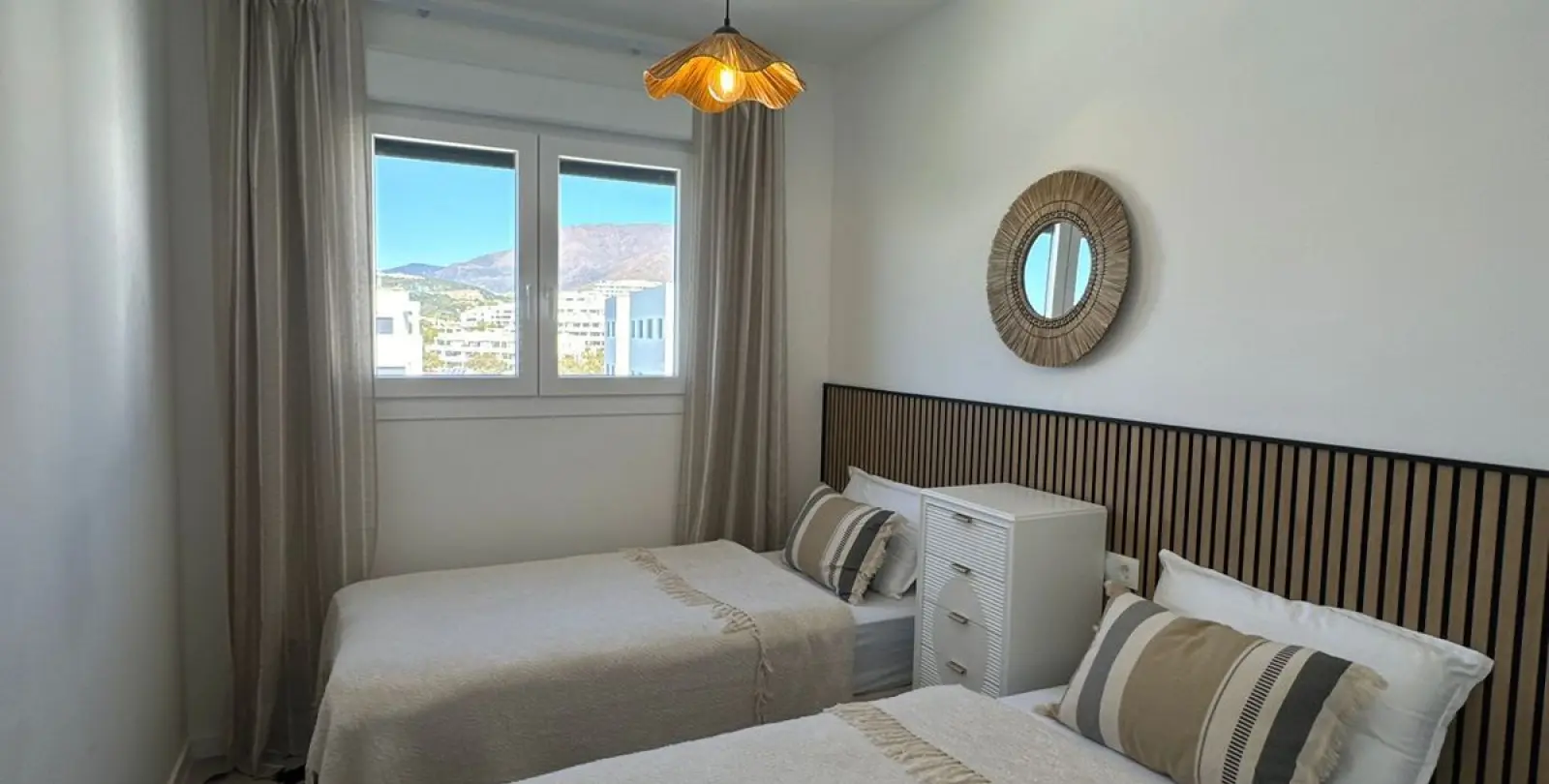 Sale of penthouse in Estepona 27
