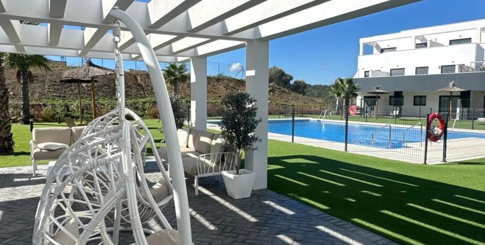 Sale of penthouse in Estepona 43