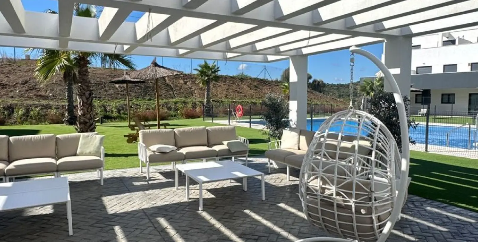 Sale of penthouse in Estepona 45