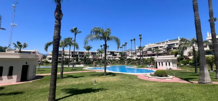 Sale of ground floor apartment in Puerto Banús 0