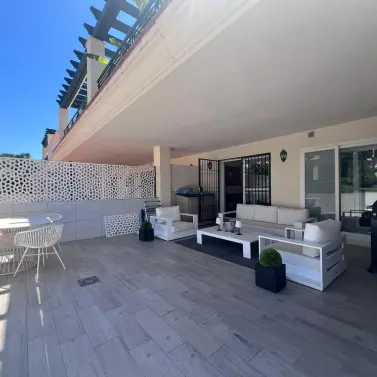 Sale of ground floor apartment in Puerto Banús