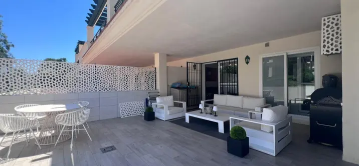 Sale of ground floor apartment in Puerto Banús 4